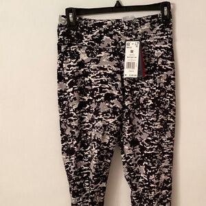 NWT!!  Reebok Size Medium High Rise Leggings/Exercise Pants